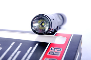  Olight ST25    XM-L2